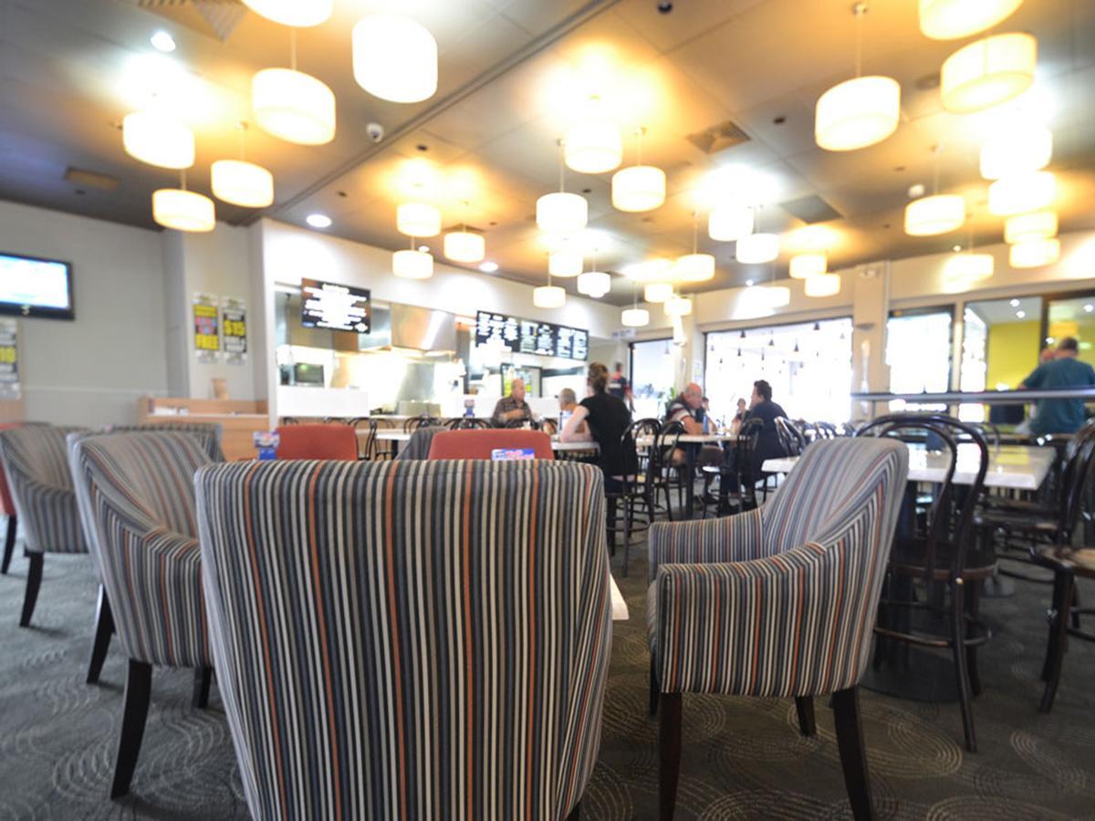 The Oaks Hotel Motel Albion Park Δωμάτιο φωτογραφία