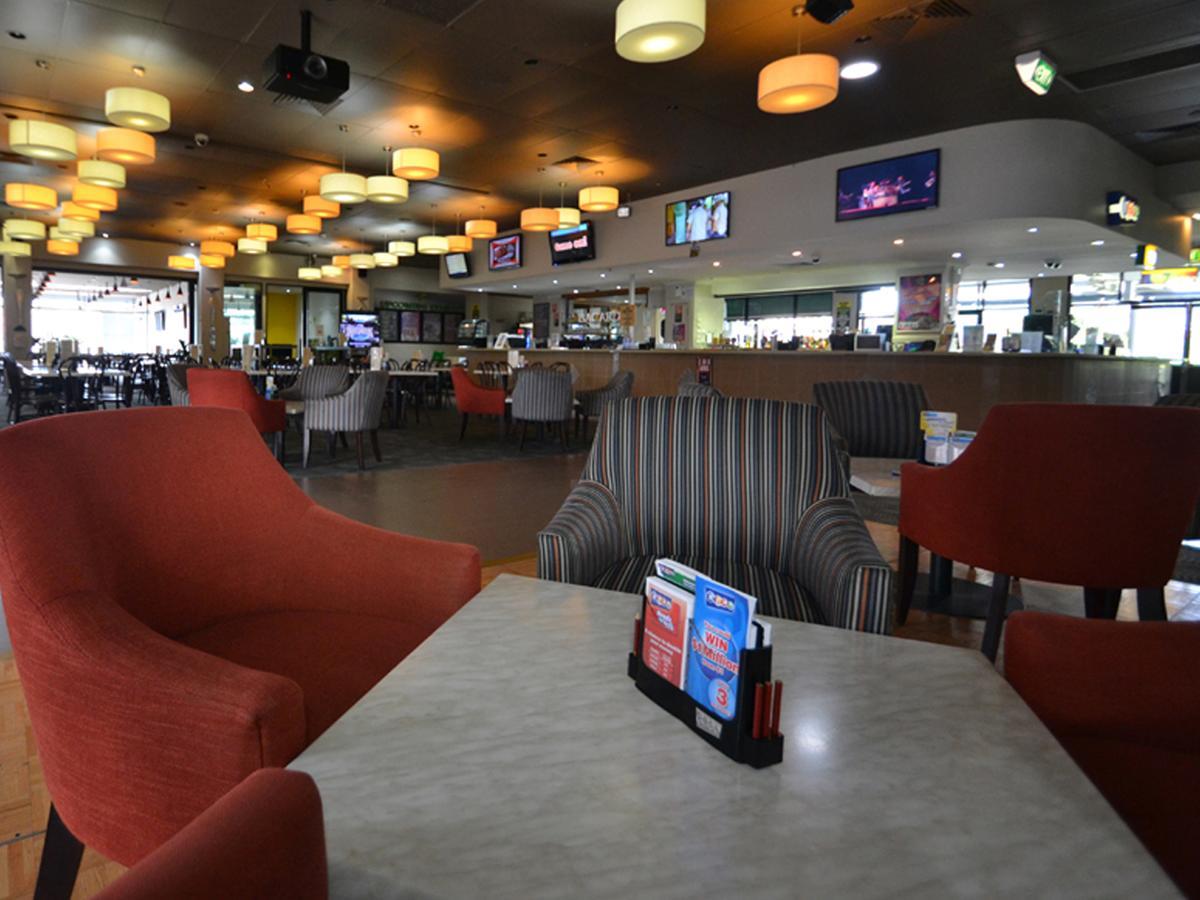 The Oaks Hotel Motel Albion Park Εξωτερικό φωτογραφία