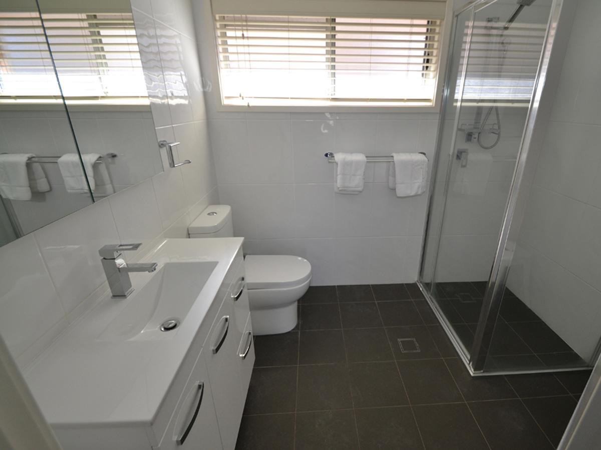 The Oaks Hotel Motel Albion Park Δωμάτιο φωτογραφία